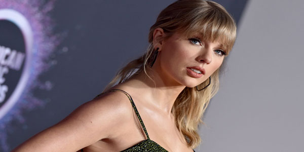 امریکی گلوکارہ ٹیلر سوئفٹ سوشل میڈیا کے ذریعے مداحوں کی مدد کرنے لگیں