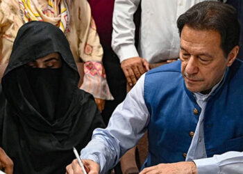 190 ملین پاؤنڈ کیس: عمران خان اور بشریٰ بی بی پر فرد جرم عائد