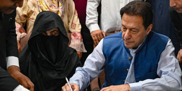 190 ملین پاؤنڈ کیس: عمران خان اور بشریٰ بی بی پر فرد جرم عائد