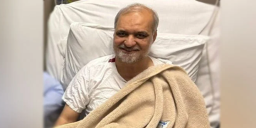 ہسپتال سے سامنے آنے والی تصویر پر عوام پریشان ،امیرجماعت اسلامی کراچی حافظ نعیم الرحمان کو آخر کیا ہوا ؟ 