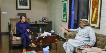 کپتان کے فیصلے کیخلاف پارٹی وکیلوں کی بغاوت، صاحبزادہ کی شٹ اپ کال ، بڑے راز کھولنے کی دھمکی، آئی ایم ایف کے دفتر باہر احتجاج کرنے والے کون تھے ، اصل حقیقت اب سامنے آئی
