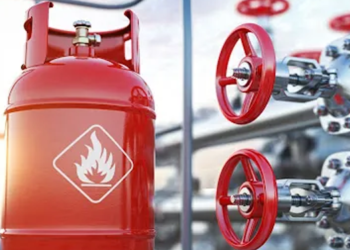 ایل پی جی قوت خرید سے باہر ، قیمت میں بھاری اضافہ کر دیا گیا