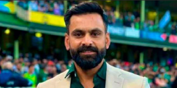 امریکا سے پاکستان واپسی پر قومی ہیرو محمد حفیظ کو بڑا دھچکا لگ گیا
