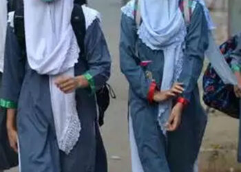 ماہانہ فیس کے سوا کوئی واجبات نہیں ، مخصوص دکان یا اسکول سے یونیفارم اور کتابیں خریدنے کیخلاف نوٹیفکیشن جاری