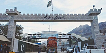 بارڈر سکیورٹی فورس کا باورچی ڈالرز افغانستان ا سمگل کرتا رنگے ہاتھوں پکڑا گیا، کتنے ڈالر برآمد ہوئے ؟