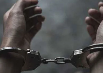 پاکستان میں چوری کا انوکھا واقعہ ، چور درزی کی دوکان سے 12سوٹ چوری کر کے اعتکاف بیٹھ گیا ، پکڑا کیسے گیا ؟