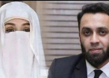 بشریٰ بی بی نے دیکھ لیا تھا کہ ٹوائلٹ کلینر ملایا گیا تو کھانا کیوں کھایا؟عطا تارڑ نے سوال اٹھا دیا
