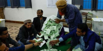 21 نشستوں پر ضمنی الیکشن کے غیر سرکاری حیران کن نتائج سامنے آگئے، کون سی جماعت بازی مار ہی ہے ؟ 