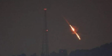 ایران کا اسرائیل پر حملہ: 200 سے زائد ڈرون اور میزائل داغ دیے، فوجی اڈے کو نقصان، تفصیلات سامنے آگئیں 