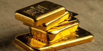 قیمت میں بڑی کمی ، سونا ہزاروں روپے سستا ہو گیا
