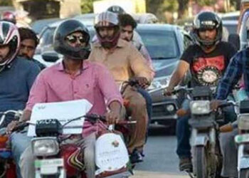 پاکستانی تیار ہو جائیں ، بغیر ہیلمٹ موٹر سائیکل سواروں کا سڑکوں پر داخلہ بند ، خلاف ورزی پر 2 ہزار جرمانہ ہو گا