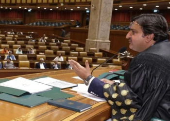 سپریم کورٹ کے حکم پر پنجاب اسمبلی کے 27 مخصوص ارکان کی رکنیت معطل کر دی گئی