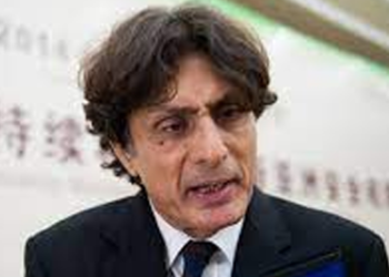 پی ٹی آئی کے رئوف حسن پر بلیڈ کے ذریے حملے کی CCTVفوٹیج، حملہ خواجہ سرائوں کی جانب سے کیا گیا