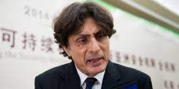 پی ٹی آئی کے رئوف حسن پر بلیڈ کے ذریے حملے کی CCTVفوٹیج، حملہ خواجہ سرائوں کی جانب سے کیا گیا