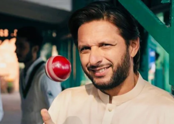 اگر صائم ایوب انگلینڈ سیریز میں پرفارم نہیں کرتے تو فخر کو اوپر موقع دینا چاہیے، شاہد آفریدی کا مشورہ