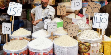 آئندہ ماہ سے آٹا، دال، چاول، چینی اور مصالحوں پر 18 فیصد سیلز ٹیکس عائد ہوگا، بچوں کے دودھ پر بھی 18فیصد سیلز ٹیکس کی تجویز