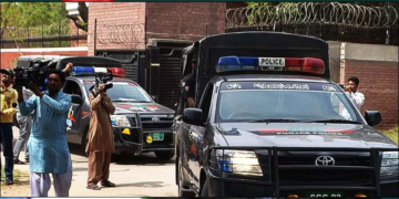 نو مئی ہنگاموں کے ملزمان کے 33 موبائل فون پنڈی تھانے کے سپاہی نے بازار میں بیچ کر لمبا پیسہ بنا لیا، تفصیلات سامنے آگئیں 