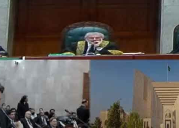 مخصوص نشستوں کا کیس:’آزاد امیدوار پی ٹی آئی میں شامل ہو سکتے تھے، بلے کے نشان والے فیصلے سے مس گائیڈ کیا گیا‘