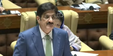 سرکاری ملازمین کی تنخواہوں میں 30 فیصد تک اضافہ، سندھ کا بجٹ پیش