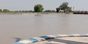 پاکستان کے اہم شہر میں ٹک ٹاک بناتے ہوئے 2بہنیں نہر میں جاگریں
