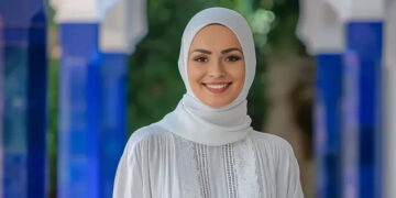 حجاب پہننے والی دنیا کی پہلی مس اے آئی کون ہے؟