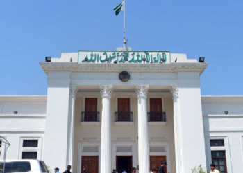 خیبر پختونخوا اسمبلی میں ملازمین کی تعداد 7 گنا سے زائد ہونے کا انکشاف