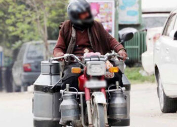حکومتی ٹیکسز کا شاخسانہ ،دودھ کی فی کلو قیمت 300 روپے تک پہنچنے کا خدشہ