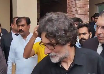 رؤف حسن سمیت 12پی ٹی آئی کارکنان کی گرفتاری پیچھے تہلکہ خیز وجوہات ،رئوف حسن کی ہدایات پر کیا کچھ کیا جاتا تھا ؟ ایف آئی اے مقدمے کی کاپی سامنے آگئی