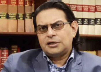 عدلیہ کو پیغام ہے، آئی ایس آئی کے ایک نوٹیفکیشن کی مار ہے:سلمان اکرم راجہ