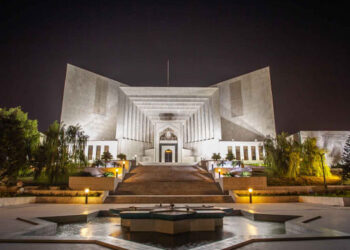 3رکنی ریگولر بینچ کے 9بجے فیصلہ سنائے جانے کے اعلان میں تبدیلی،اب فُل کورٹ بینچ 12بجے فیصلہ سنائے گا