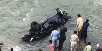 افسوسناک حادثہ ، مسافر جیپ دریائے نیلم میں جا گری ، 10افراد جاں بحق
