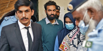 نور مقدم کے قاتل ظاہر جعفر کی سپریم کورٹ میں بریت کی اپیل ،کیا ظاہر جعفر کو ملک سے باہر بھیجا سکتا ہے ؟ نُور مقدم کے وکیل شاہ خاور اہم تفصیلات سامنے لے آئے