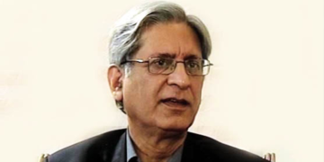 ملٹری کورٹس جنرل فیض کو سزا نہیں دے سکتیں، اعتزاز احسن کا بڑا دعویٰ، وجہ بھی بتا دی ، مہر خان کی رپورٹ 