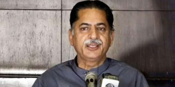 حکومت کے پاس اکثریت نہیں ،تیز ہوا کا جھونکا آجائے تو حکومت گر جائے گی،جاوید لطیف