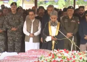 رحیم یار خان :ڈاکوئوں کے حملے میں 12 پولیس اہلکاروں کی شہادت، جوابی کارروائی میں مرکزی ملزم مارا گیا ، شہید اہلکاروں کی نماز جنازہ ادا