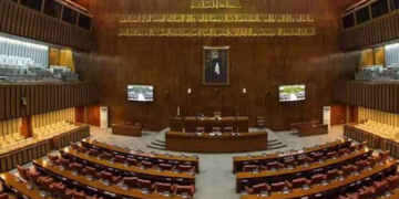 آئینی ترمیم میں بڑی رکاوٹ ،سینیٹ میں JUI کی اپوزیشن میں بیٹھک سے نمبر گیم تبدیل