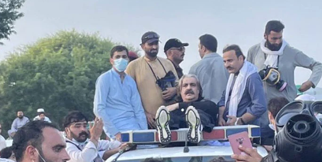 علی امین کا برہان انٹرچینج سے پشاور واپسی کا اعلان، کارکنوں کو بھی جانے کی ہدایت کردی