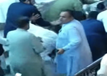 خیبر پختونخوا اسمبلی اجلاس کے دوران لاتیں، مکے اور گھونسے چل گئے
