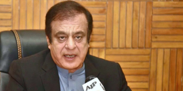 ’ہم تو جی دہشتگرد ہیں‘، ہائیکورٹ آئینی بینچ کیلئے جوڈیشل کمیشن اجلاس میں شبلی فراز کا شکوہ