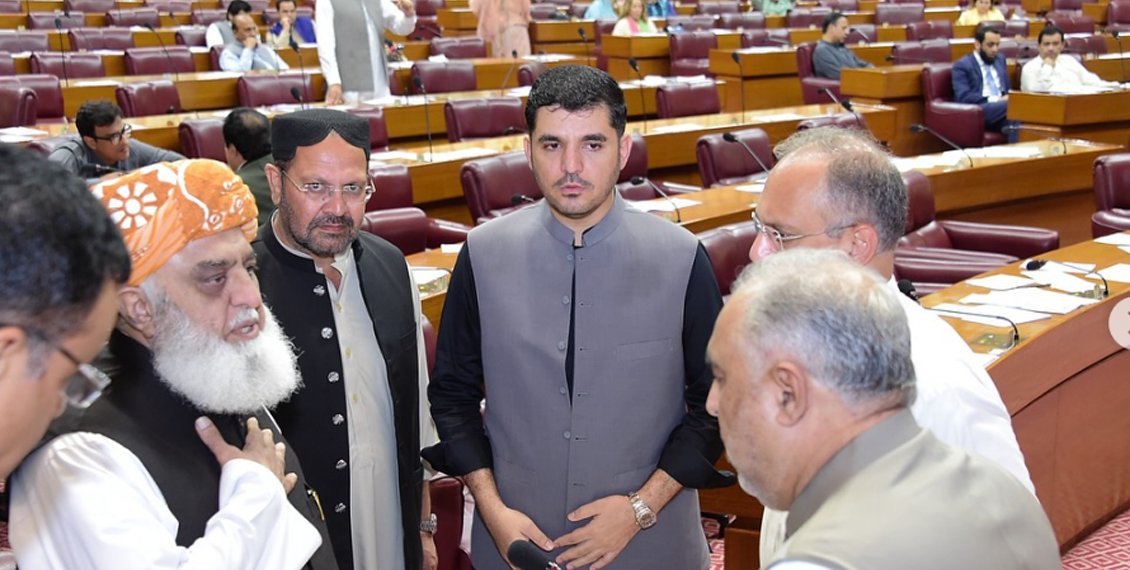 سپریم کورٹ نے الیکشن کمیشن کا فیصلہ معطل کر دیا، عادل بازئی کی قومی اسمبلی کی رکنیت بحال