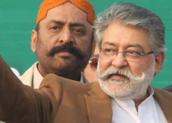 ووٹ الف کو دیتے ہیں ،حکومت میں ب آ جاتا ہے: پیر پگارا
