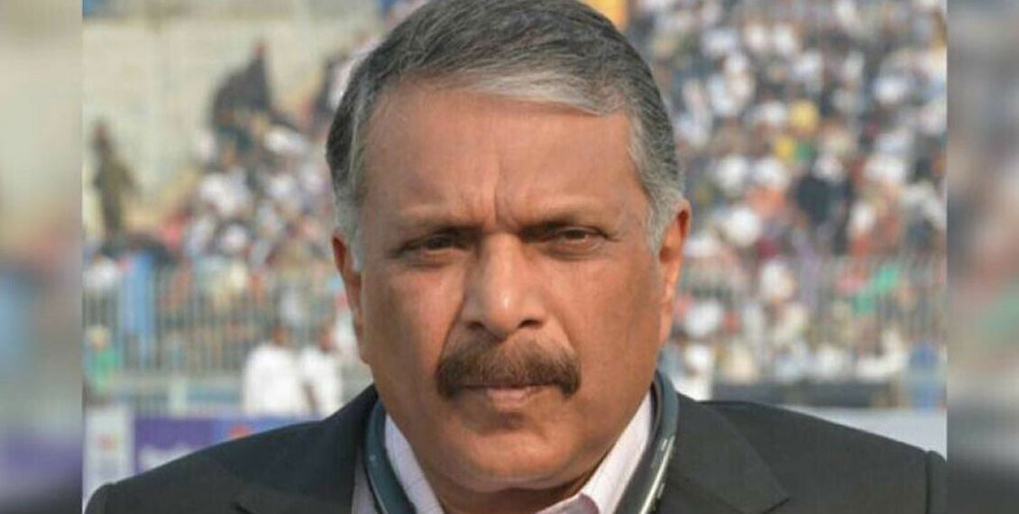 عمران خان کا ٹوئٹ، پی ٹی آئی رہنماؤں کے بیانات سے مذاکرات کا معاملہ اٹک گیا، اعجاز الحق