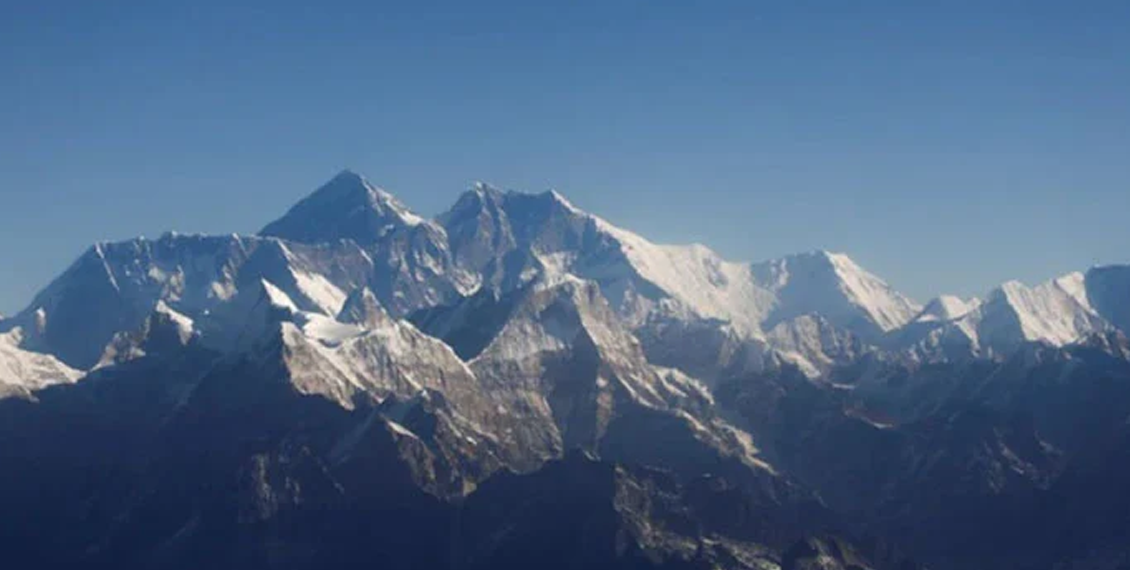 سائنسدانوں نے ماؤنٹ ایورسٹ سے بھی 100 گنا بلند 2 چوٹیاں دریافت کرلیں، یہ کہاں واقع ہیں ؟ جانیں 