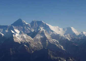 سائنسدانوں نے ماؤنٹ ایورسٹ سے بھی 100 گنا بلند 2 چوٹیاں دریافت کرلیں، یہ کہاں واقع ہیں ؟ جانیں 