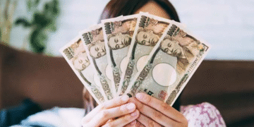 جاپان میں شوہر اپنی پوری تنخواہ بیوی کو کیوں دیتے ہیں؟ 3 دلچسپ وجوہات ، دوسری جنگ عظیم کے بعد پیدا ہونے والے اس رجحان نے جاپان کو کیا فائدہ پہنچایا ؟