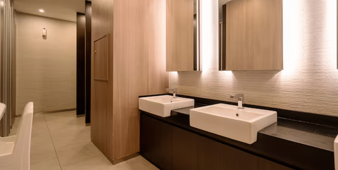 گجرات (انڈیا ) کے مشہور ریسٹورنٹ کے ٹوائلٹ میں خواتین کی خفیہ ویڈیو ز بنانے کا معاملہ ، ملازم گرفتار، کیمرہ کہاں لگا رکھا تھا ؟ 