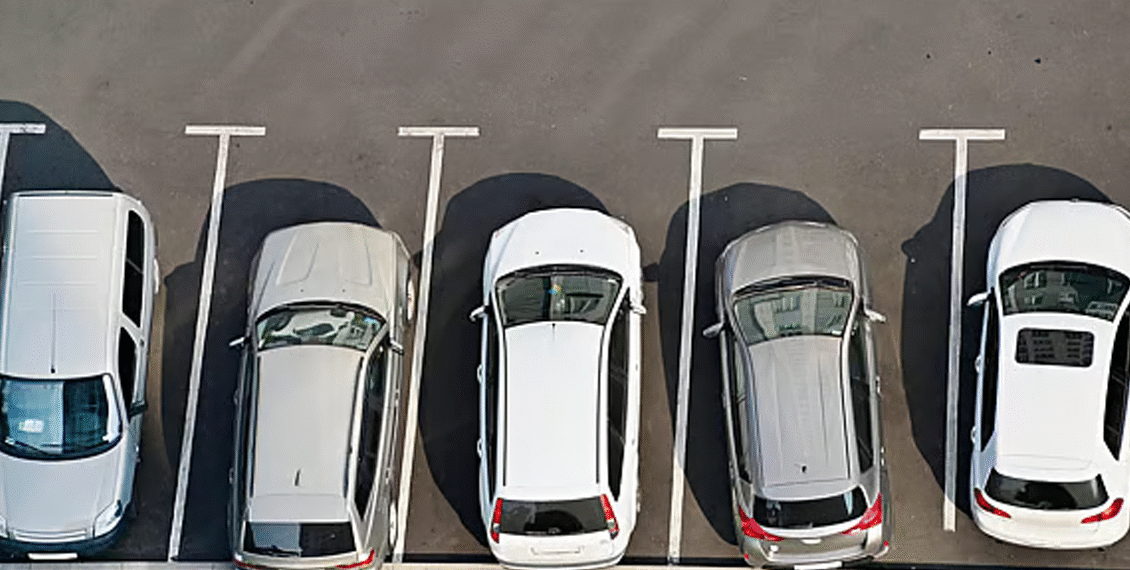 قوانین میں ترمیم ، شارجہ میں اب ضبط کی گئی گاڑیوں کو تین ماہ بعد نیلام کر دیا جایا کرے گا