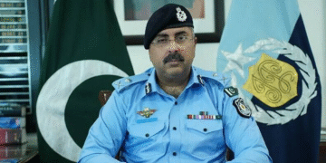 ایک جیسے کیس مگر انصاف مختلف ، ٹک ٹاکر سامعہ حجاب اور ڈاکٹر عائشہ تشدد کیس میں اسلام آباد پولیس افسران کے دوہرے رویے نے سوالات اٹھا دیے