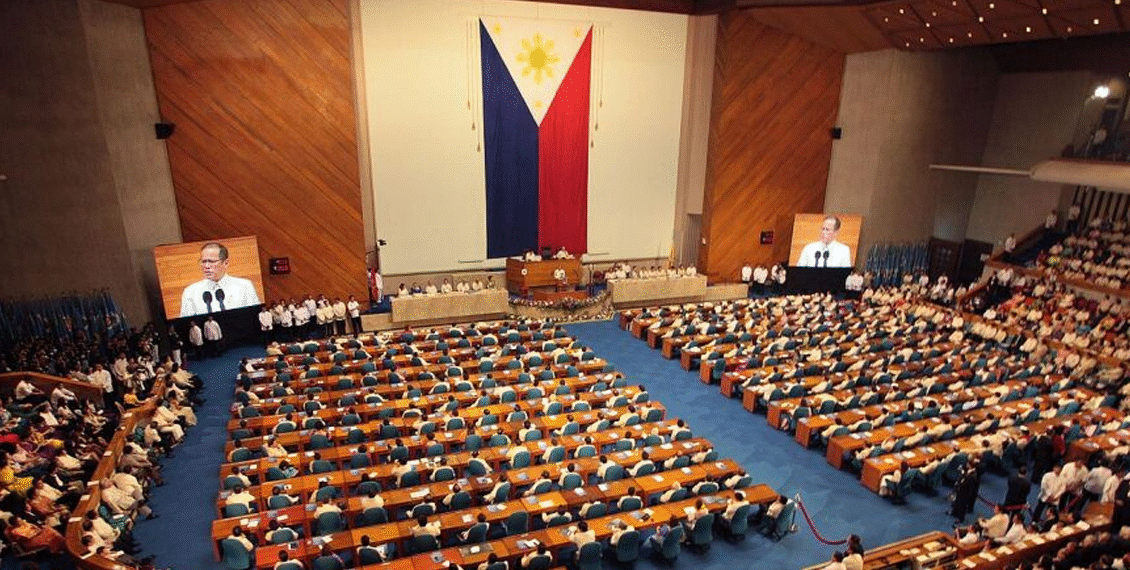 فلپائن میں 545 ارب پیسو کے ترقیاتی منصوبوں کا کرپشن اسکینڈل، 67 ارکانِ کانگریس ٹھیکیدار نکلے، ریاستی آڈیٹر کے خلاف مواخذے کی کارروائی کا امکان