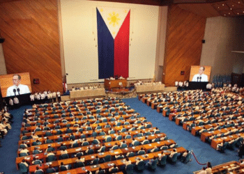 فلپائن میں 545 ارب پیسو کے ترقیاتی منصوبوں کا کرپشن اسکینڈل، 67 ارکانِ کانگریس ٹھیکیدار نکلے، ریاستی آڈیٹر کے خلاف مواخذے کی کارروائی کا امکان